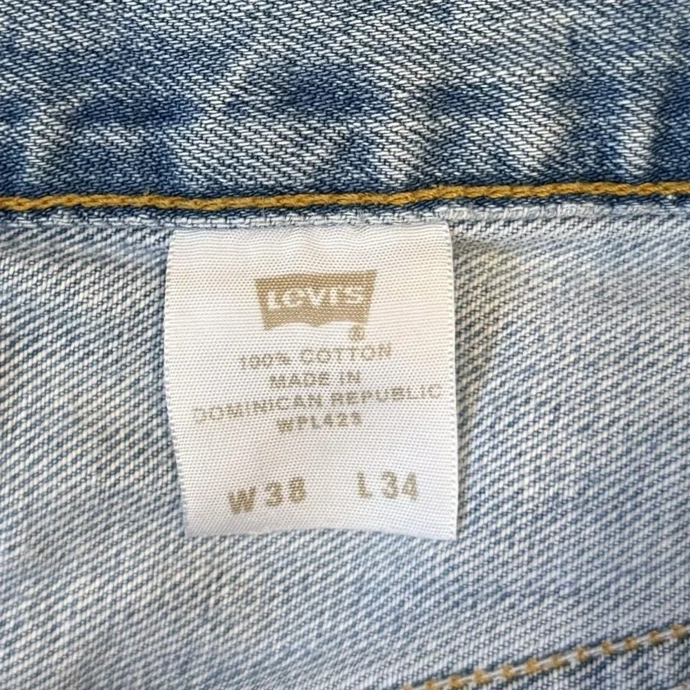 Vintage Levis 501 Light Wash Blue Jeans Men's 37x34 Classic Button Fly Denim Y2K